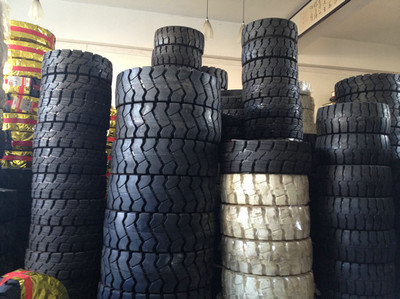 沈陽實(shí)心輪胎專賣-沈陽眾慧成機(jī)械設(shè)備銷售提供沈陽實(shí)心輪胎專賣的相關(guān)介紹、產(chǎn)品、服務(wù)、圖片、價格沈陽叉車充氣輪胎價格