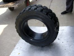 廠家直銷實(shí)心輪胎 28 9 15規(guī)格詳解與優(yōu)勢