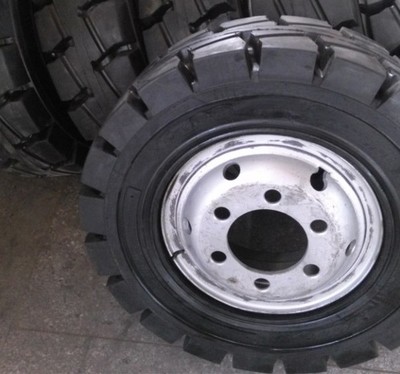 工程機(jī)械輪胎供應(yīng)指南 詳解50裝載機(jī)實(shí)心輪胎及235-25型號